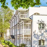 Отель Strandhaus Belvedere 4*