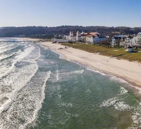 Strandhaus Belvedere Hotel